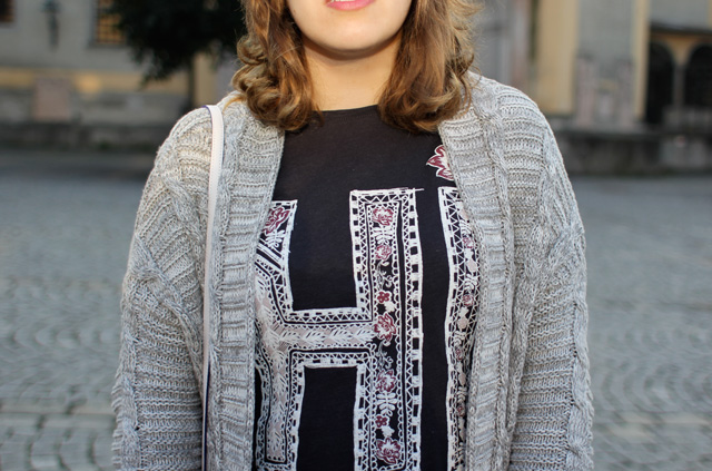hi-tshirt-outfit-blogger